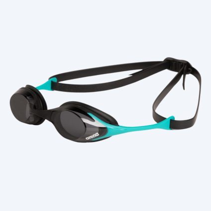 Arena svømmebriller - Cobra SWIPE Smoke - Sort/lyseblå